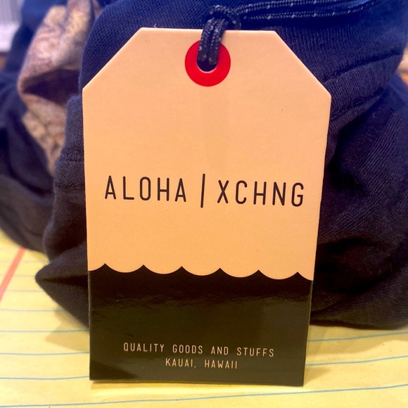 Aloha Xchng Womens 90s Hibiscus Box Logo Black Short Sleeve Crew Neck T-Shirt XL - Picture 3 of 9